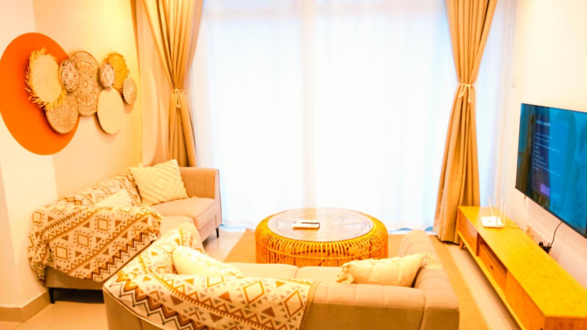 Apartment D'putra 1min To Ioimall Near Jpo, Senai Airport *