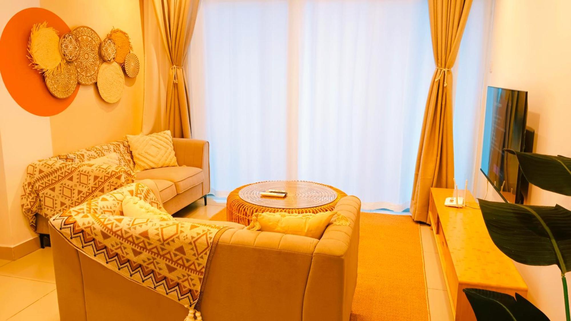 Apartment D'putra 1min To Ioimall Near Jpo, Senai Airport