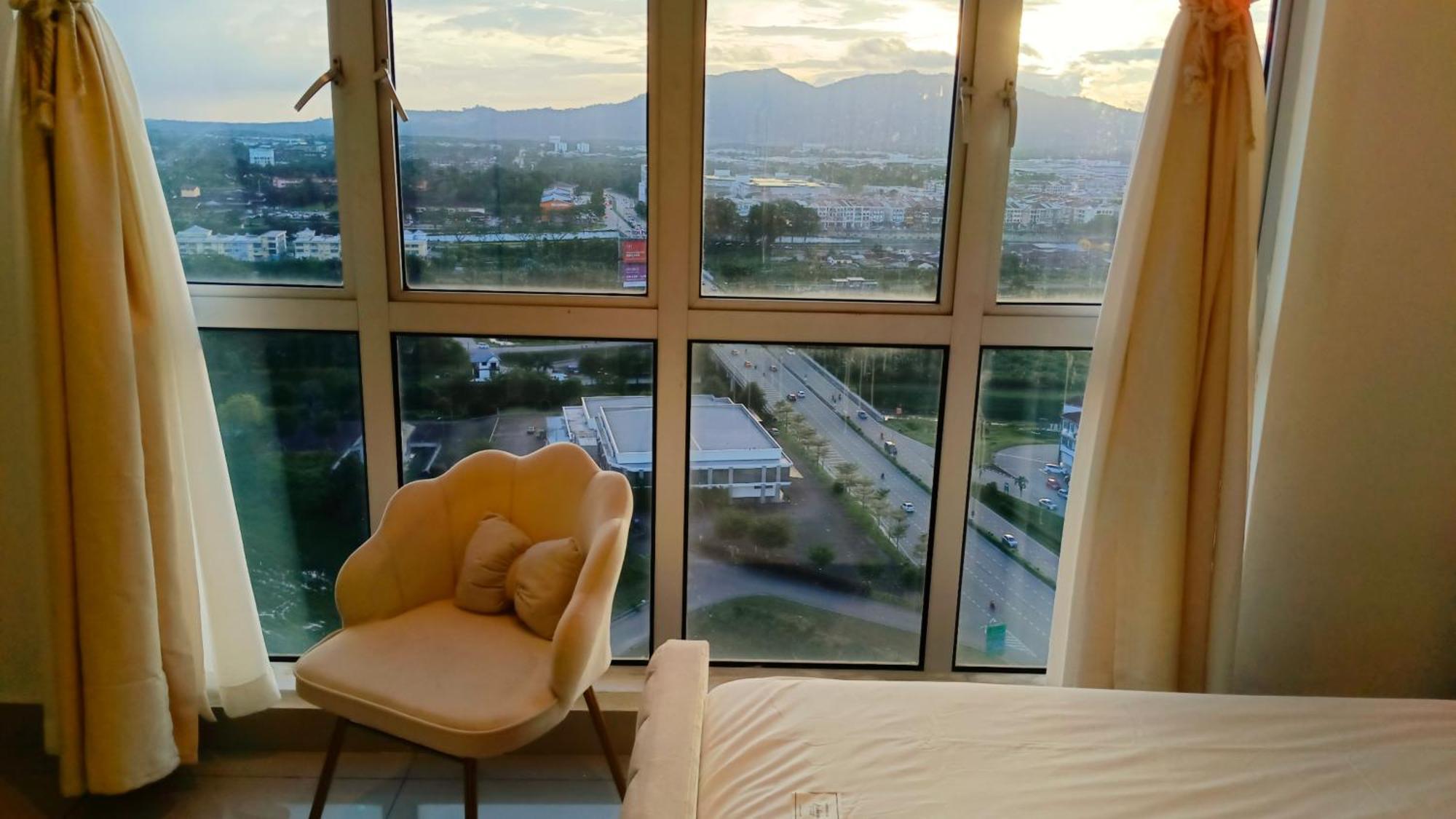 Apartment D'putra 1min To Ioimall Near Jpo, Senai Airport *