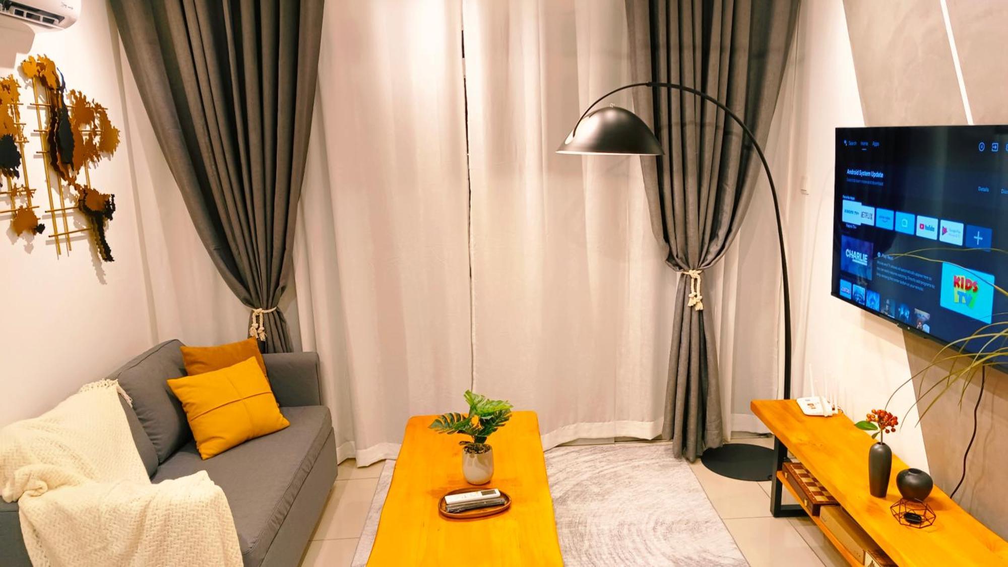 Apartment D'putra 1min To Ioimall Near Jpo, Senai Airport Kulai
