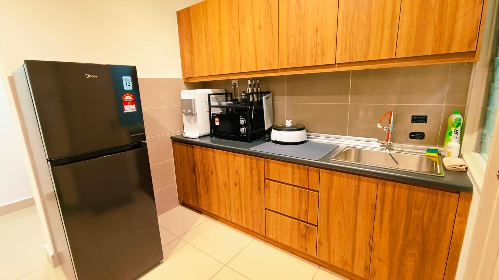 Apartment D'putra 1min To Ioimall Near Jpo, Senai Airport Kulai