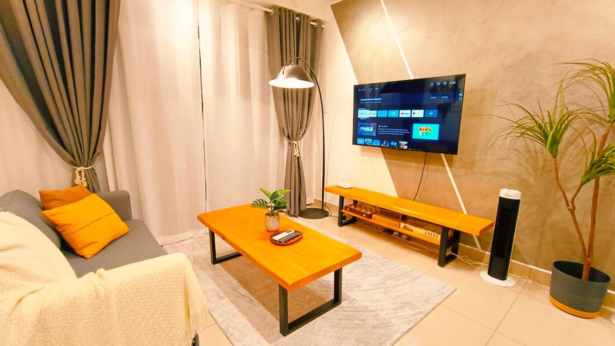 Apartment D'putra 1min To Ioimall Near Jpo, Senai Airport *