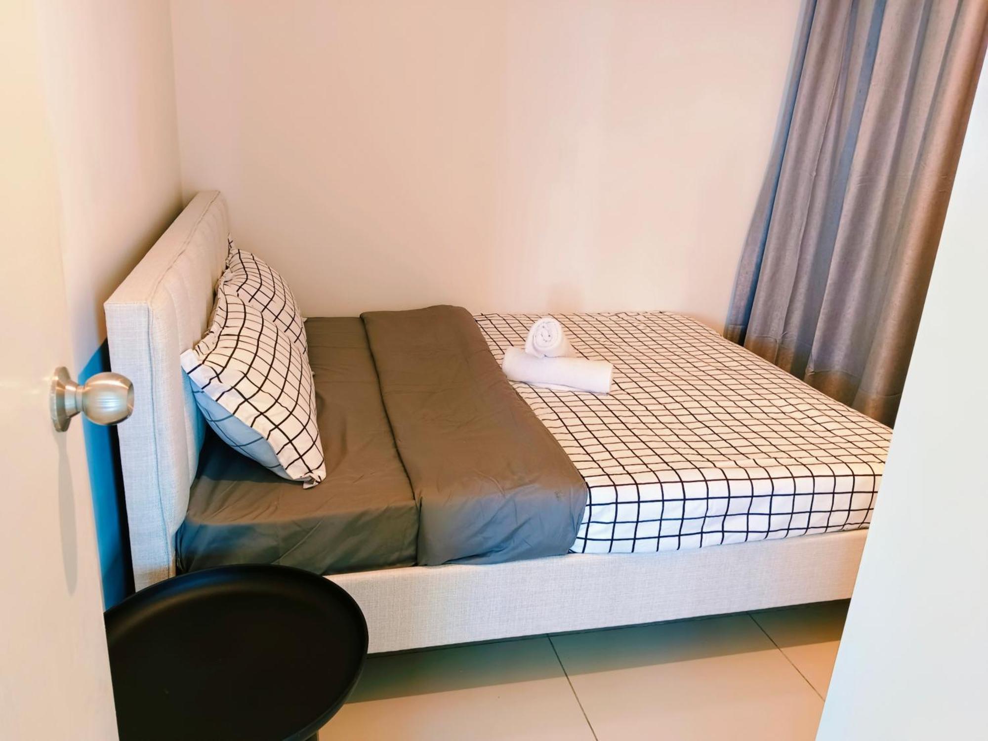 Apartment D'putra 1min To Ioimall Near Jpo, Senai Airport *